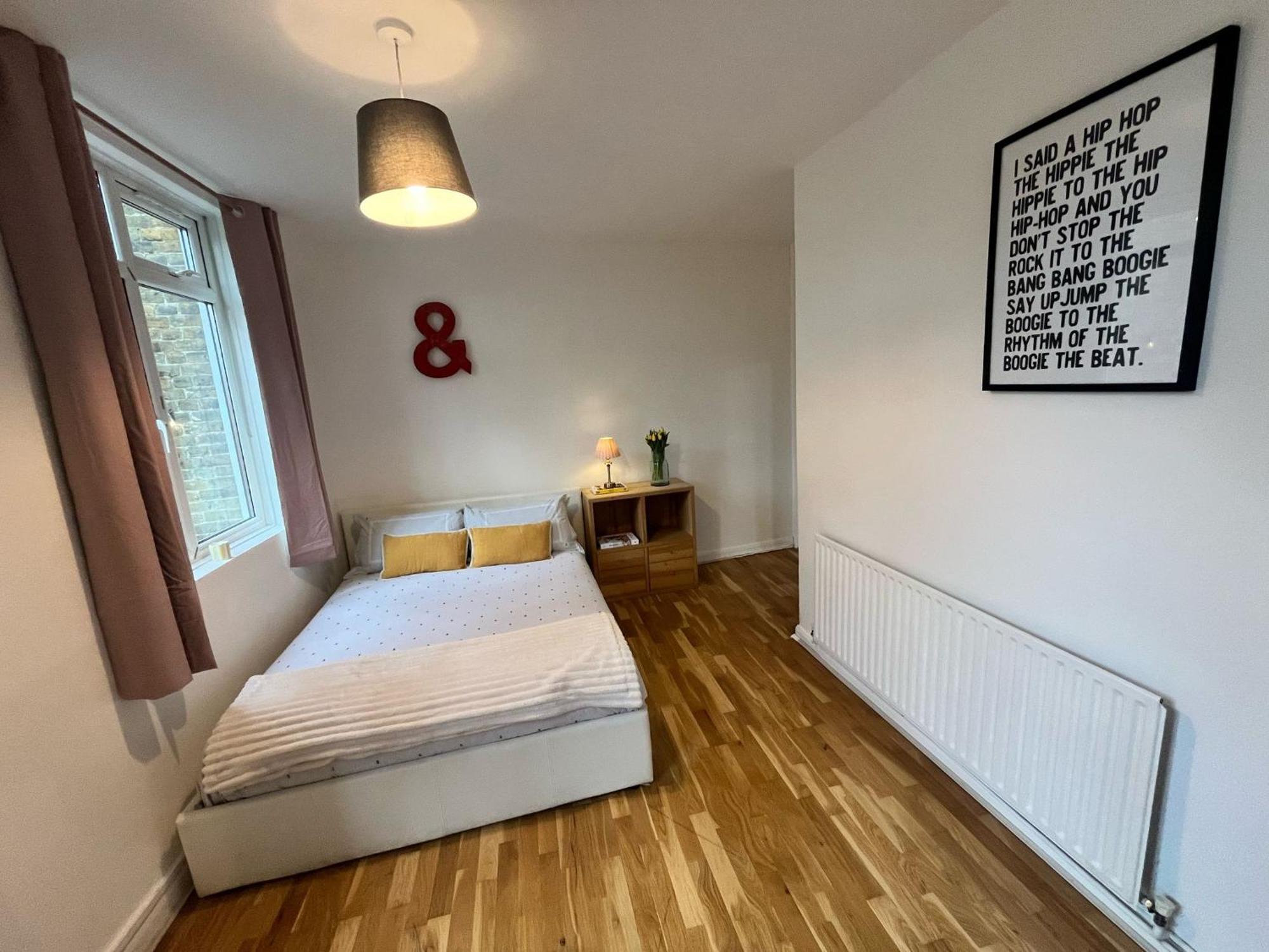 Charming 1-bedroom Southfields, Apartment